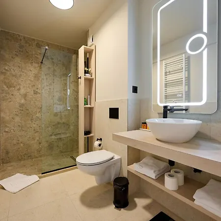 Hotell Alezzi Infinity & 5*