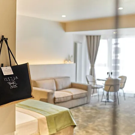Alezzi Infinity & Hotell Năvodari