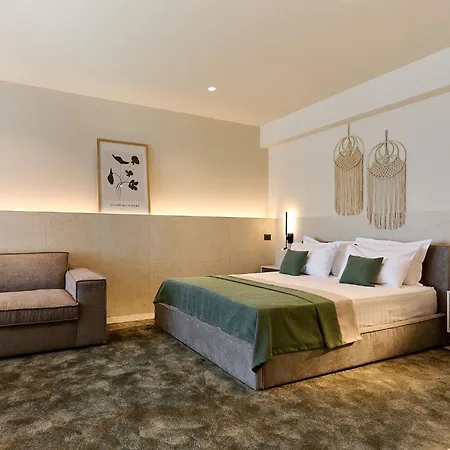 Alezzi Infinity & 5*