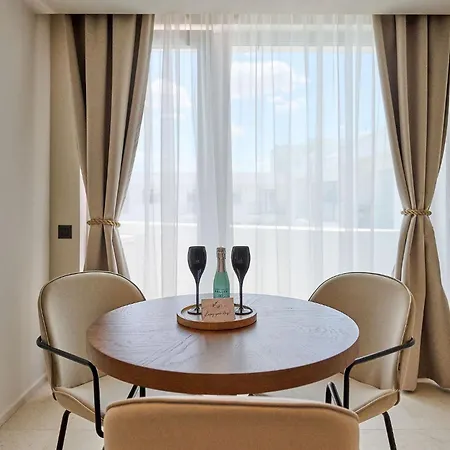 Hotel Alezzi Infinity &