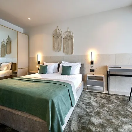 Alezzi Infinity & 5*