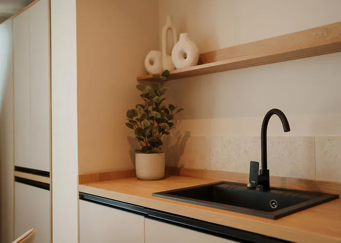 Alezzi Infinity & Отель