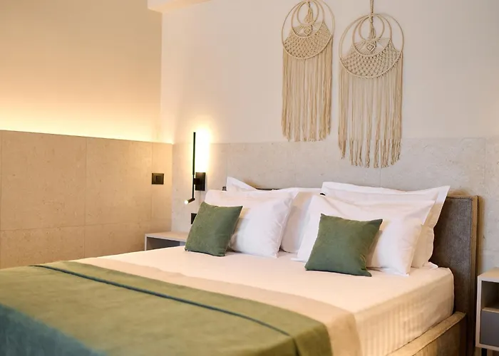 Отель Alezzi Infinity & 5*