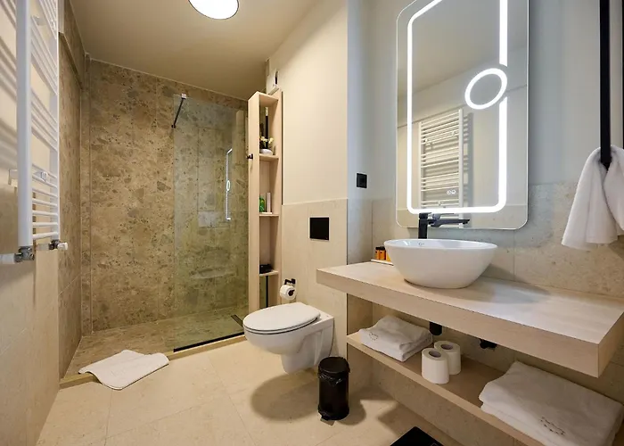 Отель Alezzi Infinity & 5*