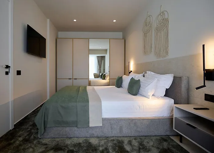 Hotel Alezzi Infinity & Navodari