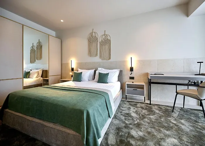 Alezzi Infinity & 5*